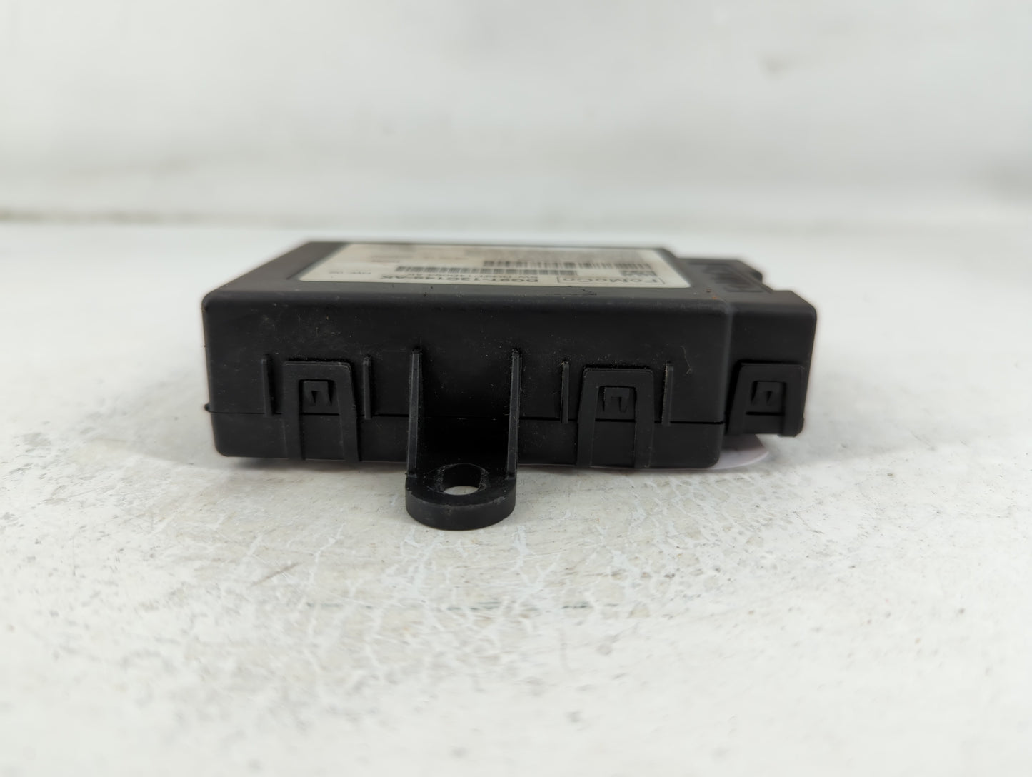 2016 Lincoln Mkz Headlamp Control Module Dg9t-13c148-ak - Oemusedautoparts1.com