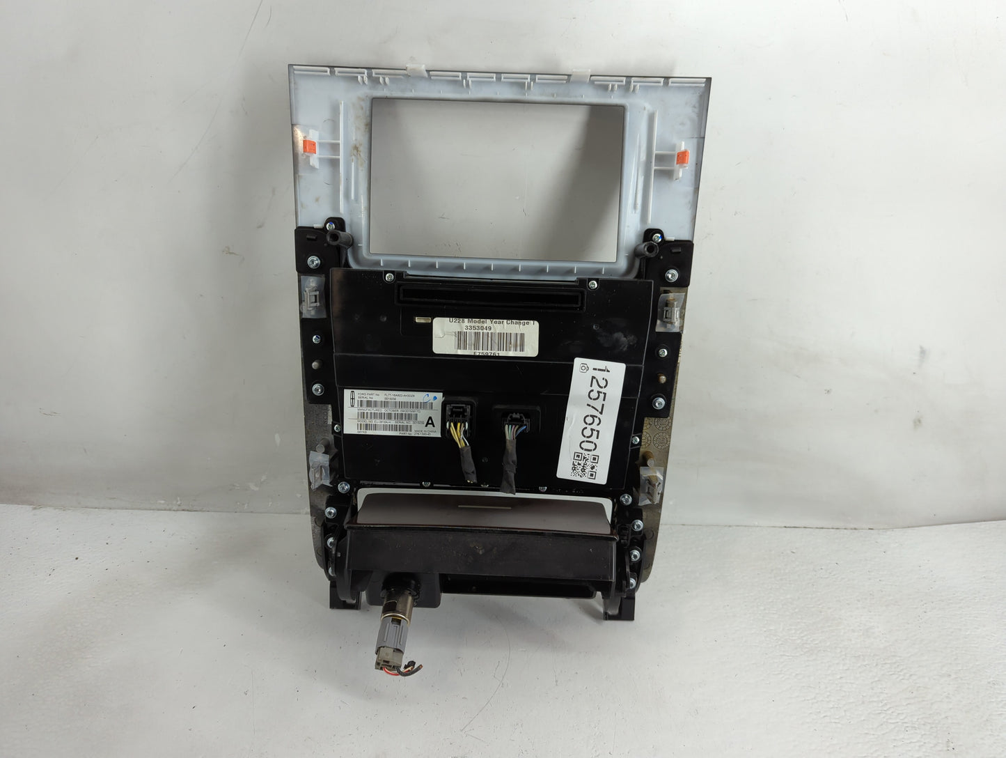 2015-2017 Lincoln Navigator Radio AM FM Cd Player Receiver Replacement P/N:FL7T-18A802-AH3DZ8 Fits Fits 2015 2016 2017 OEM U