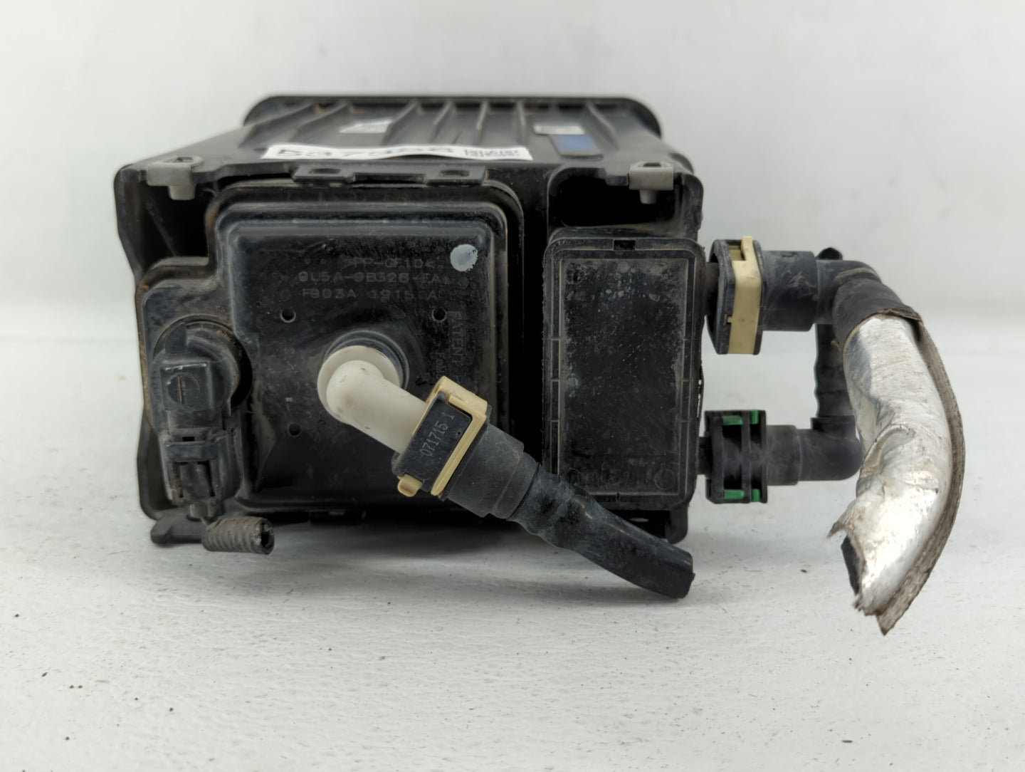 2016 Lincoln Navigator Fuel Vapor Charcoal Canister - Oemusedautoparts1.com