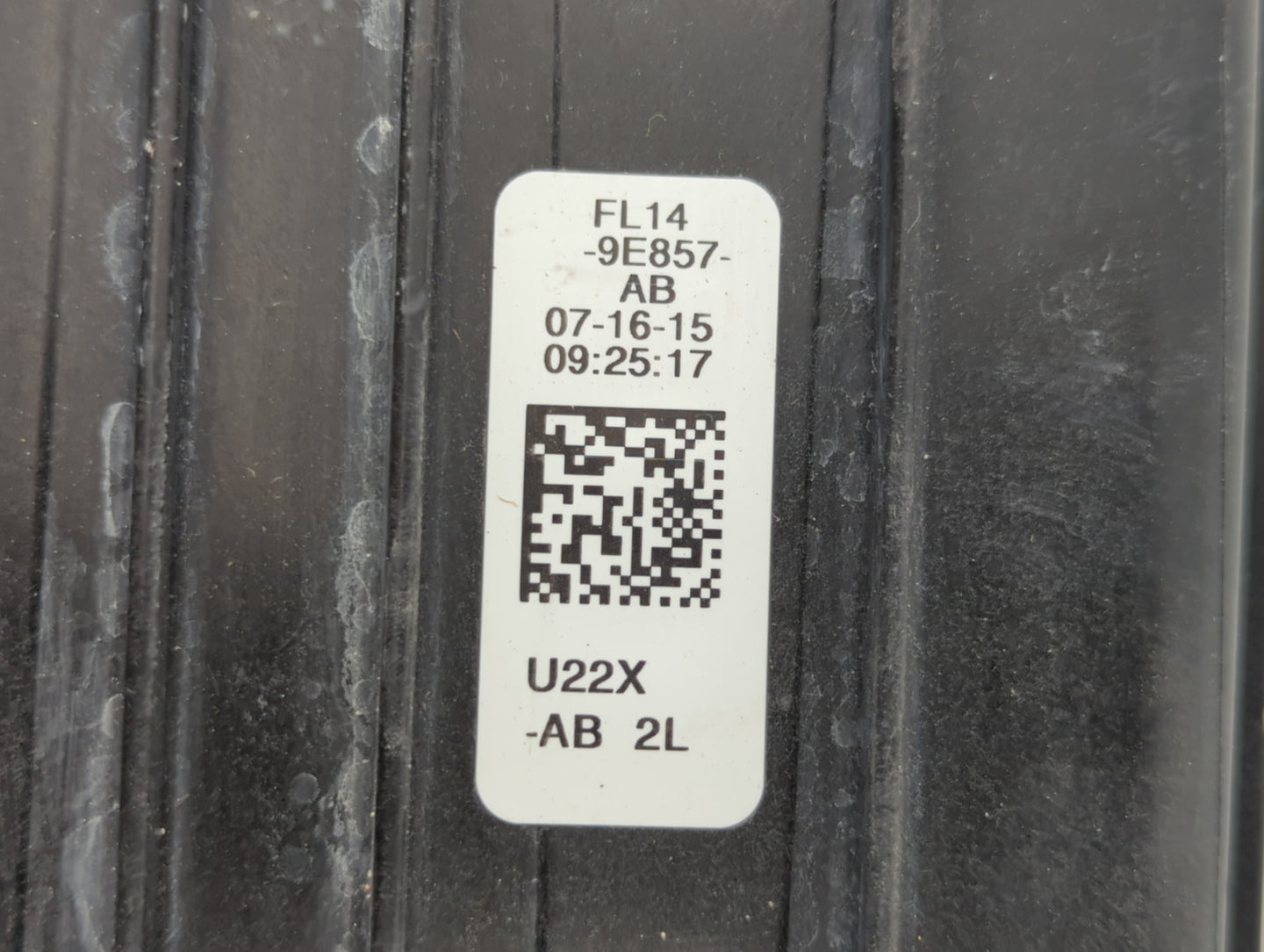 2016 Lincoln Navigator Fuel Vapor Charcoal Canister - Oemusedautoparts1.com