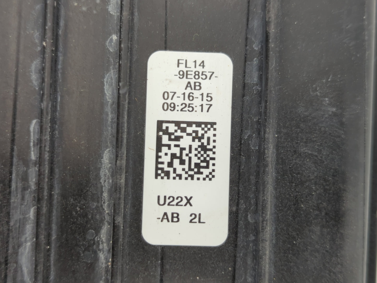 2016 Lincoln Navigator Fuel Vapor Charcoal Canister - Oemusedautoparts1.com