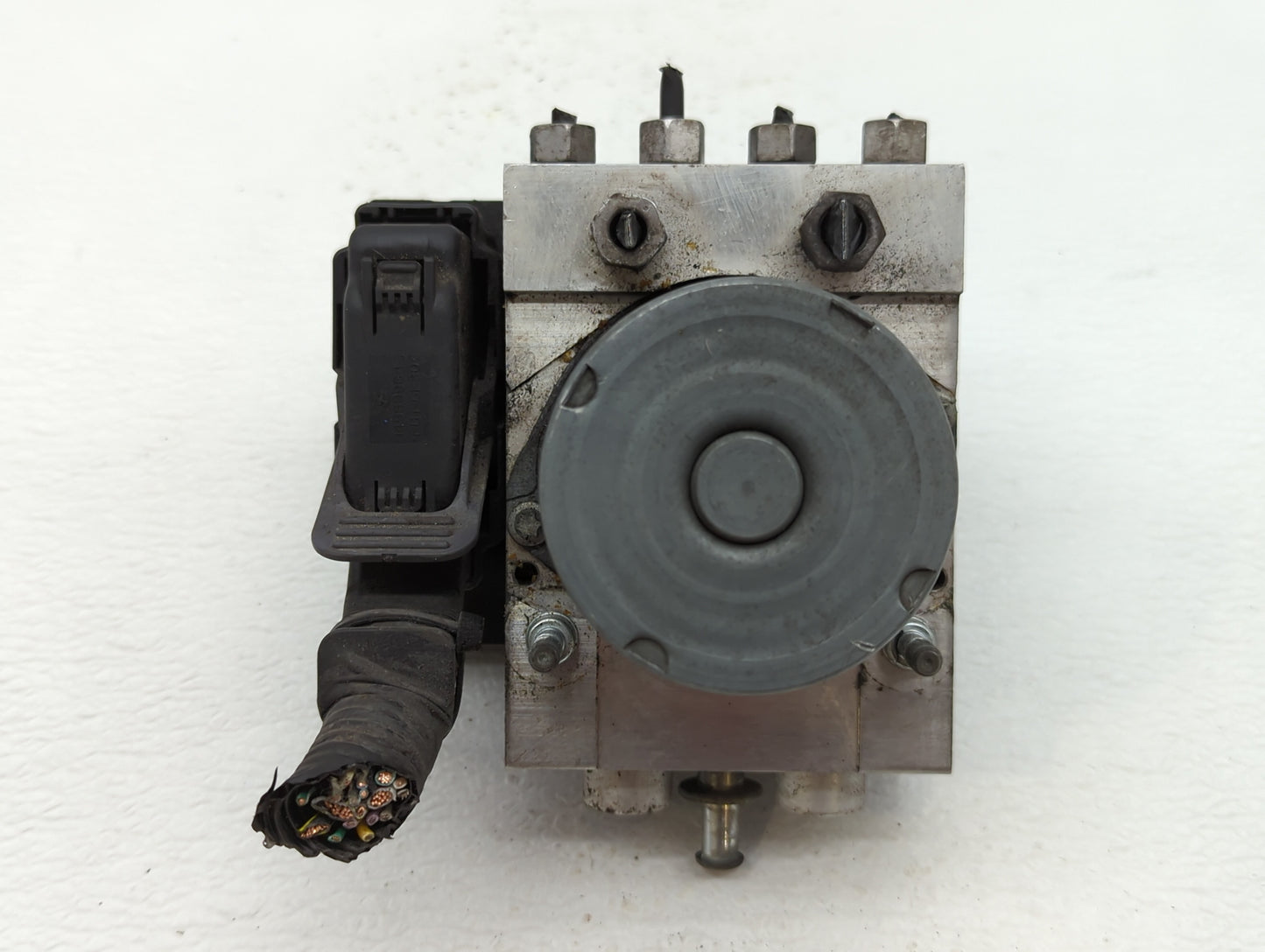 2015-2017 Lincoln Navigator ABS Pump Control Module Replacement P/N:FL14-2C405-A Fits Fits 2015 2016 2017 OEM Used Auto Part