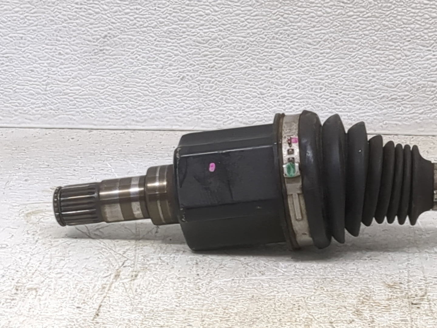 2016 Maserati Ghibli Axle Shaft Front Passenger Cv C/v - Oemusedautoparts1.com
