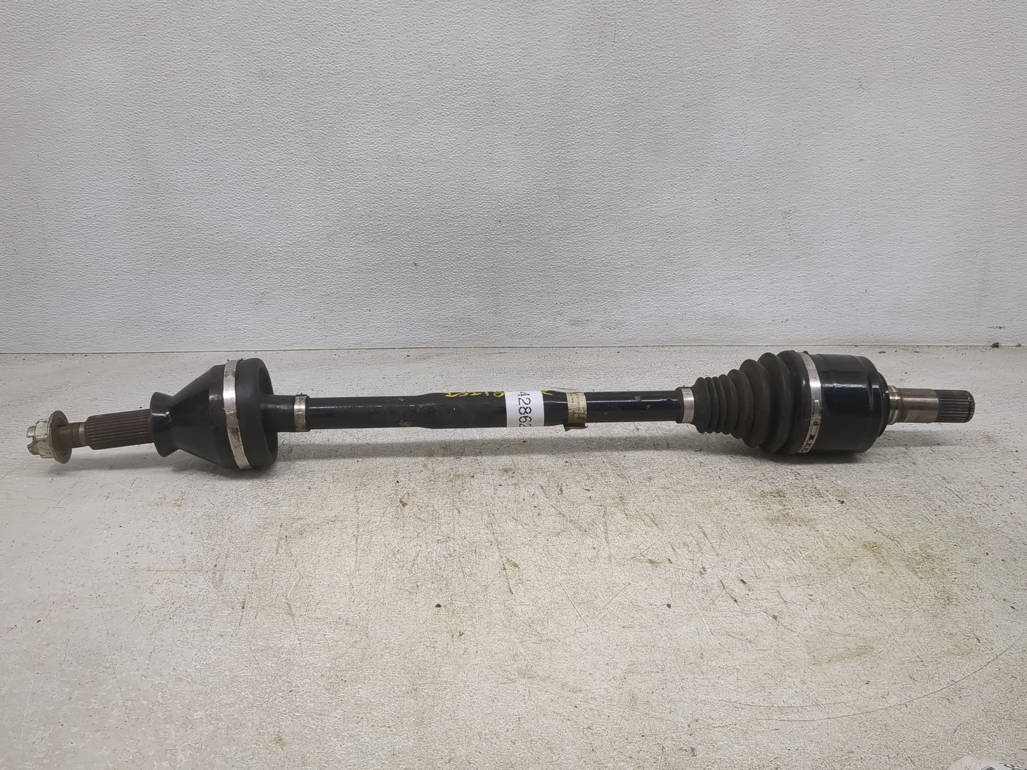 2016 Maserati Ghibli Axle Shaft Rear Passenger Cv C/v - Oemusedautoparts1.com