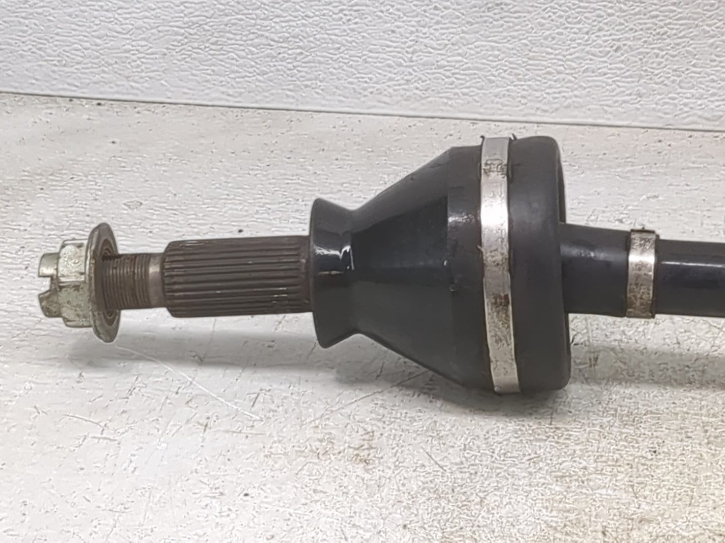 2016 Maserati Ghibli Axle Shaft Rear Passenger Cv C/v - Oemusedautoparts1.com