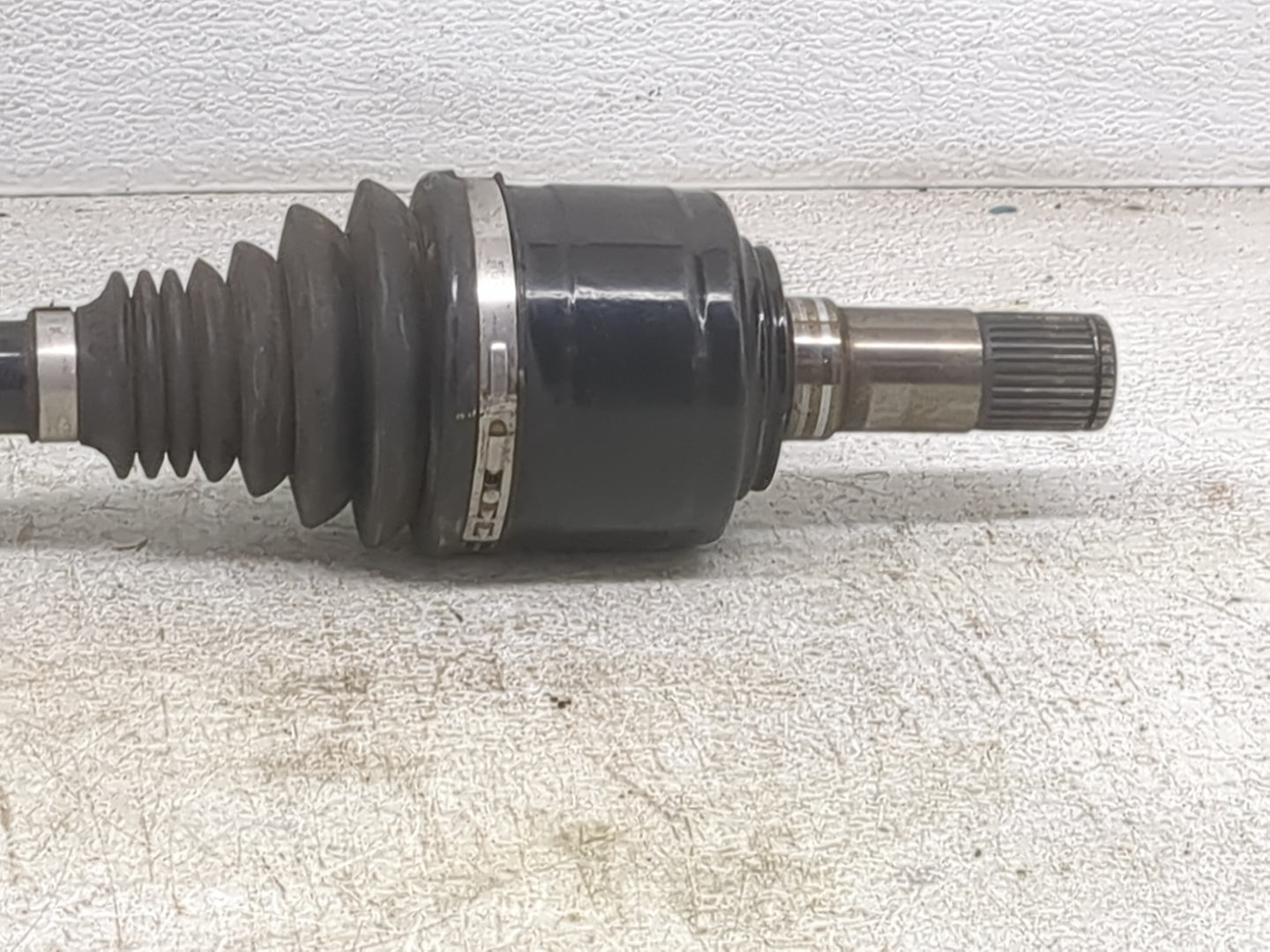 2016 Maserati Ghibli Axle Shaft Rear Passenger Cv C/v - Oemusedautoparts1.com