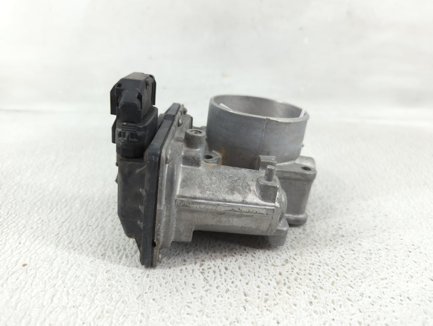 2012-2018 Mazda 3 Throttle Body P/N:3 640 B Fits Fits 2012 2013 2014 2015 2016 2017 2018 OEM Used Auto Parts - Oemusedautopa