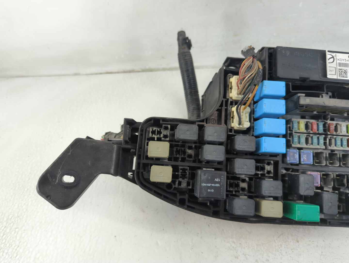 2014-2016 Mazda 3 Fusebox Fuse Box Panel Relay Module P/N:KDY5-675X0 Fits Fits 2014 2015 2016 OEM Used Auto Parts - Oemuseda