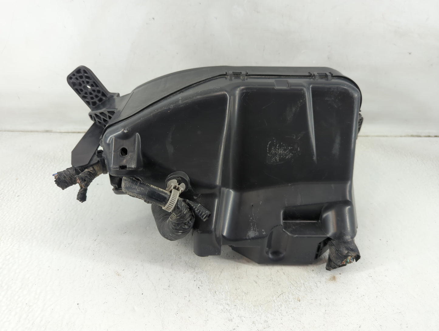 2014-2016 Mazda 3 Fusebox Fuse Box Panel Relay Module P/N:KDY5-675X0 Fits Fits 2014 2015 2016 OEM Used Auto Parts - Oemuseda