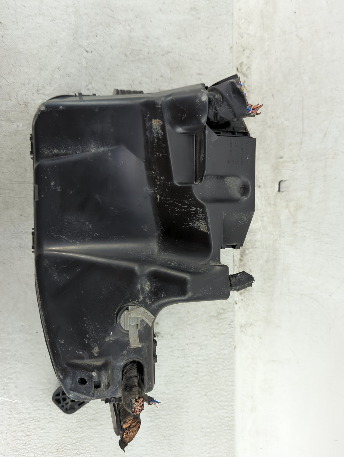 2014-2016 Mazda 3 Fusebox Fuse Box Panel Relay Module Fits Fits 2014 2015 2016 OEM Used Auto Parts - Oemusedautoparts1.com