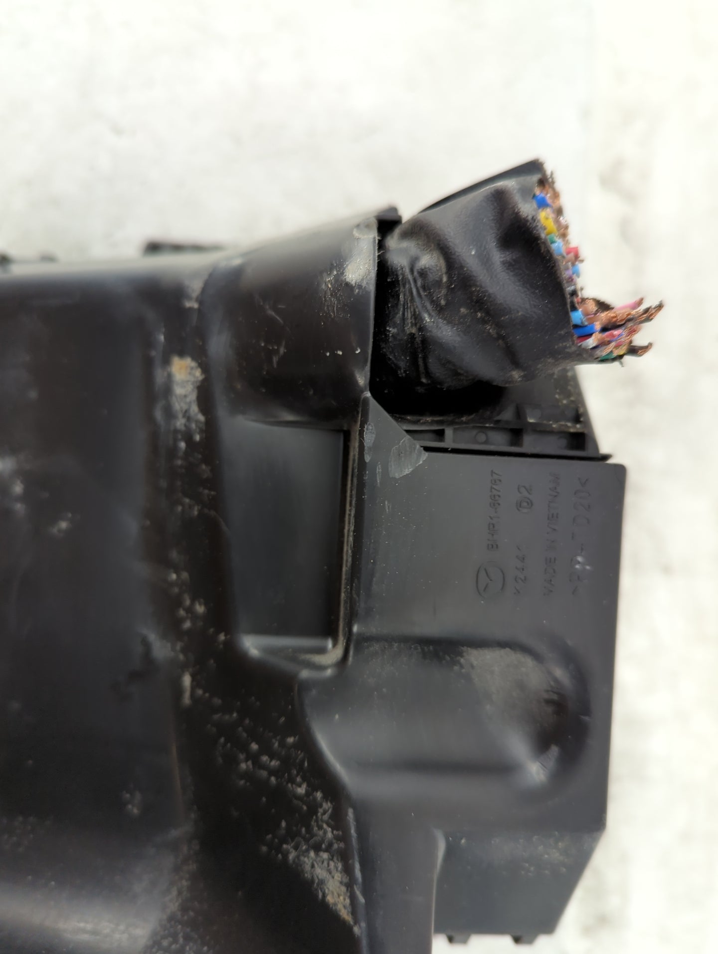 2014-2016 Mazda 3 Fusebox Fuse Box Panel Relay Module Fits Fits 2014 2015 2016 OEM Used Auto Parts - Oemusedautoparts1.com