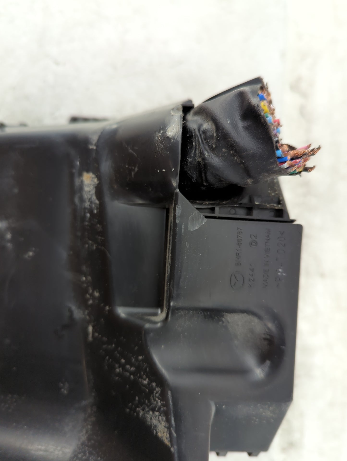 2014-2016 Mazda 3 Fusebox Fuse Box Panel Relay Module Fits Fits 2014 2015 2016 OEM Used Auto Parts - Oemusedautoparts1.com