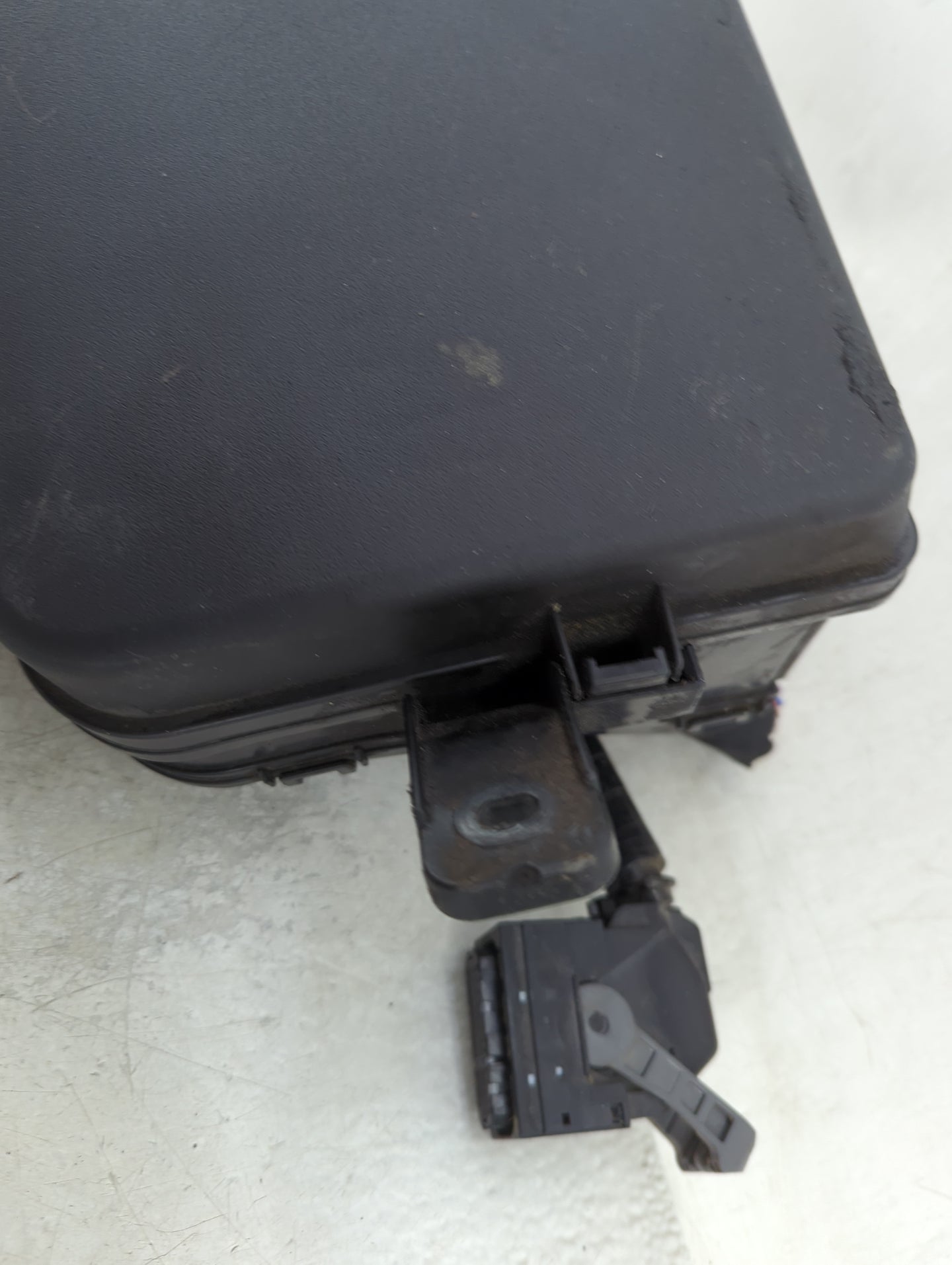 2014-2016 Mazda 3 Fusebox Fuse Box Panel Relay Module Fits Fits 2014 2015 2016 OEM Used Auto Parts - Oemusedautoparts1.com