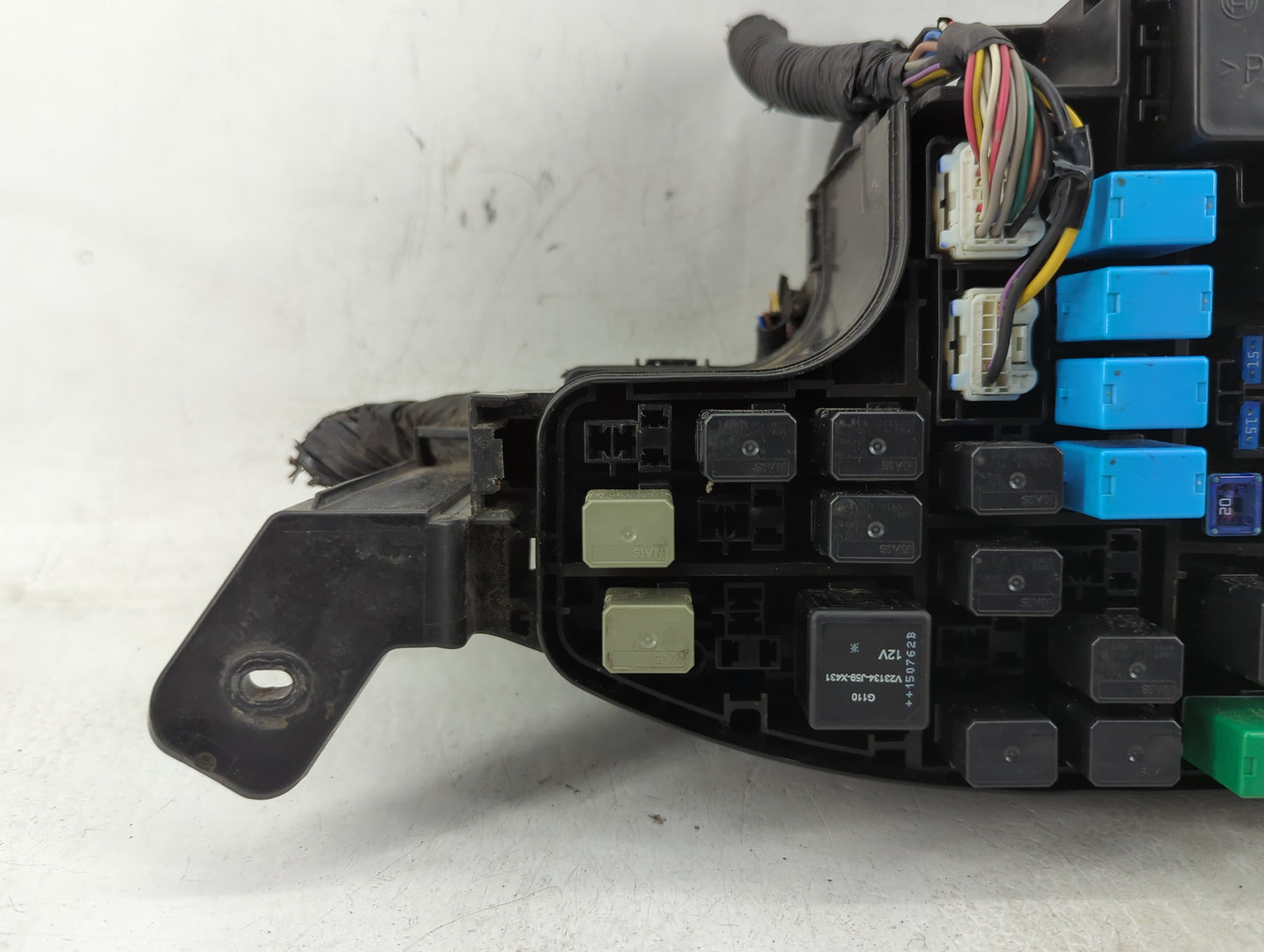 2014-2016 Mazda 3 Fusebox Fuse Box Panel Relay Module P/N:KDY5-675X0 Fits Fits 2014 2015 2016 OEM Used Auto Parts - Oemuseda