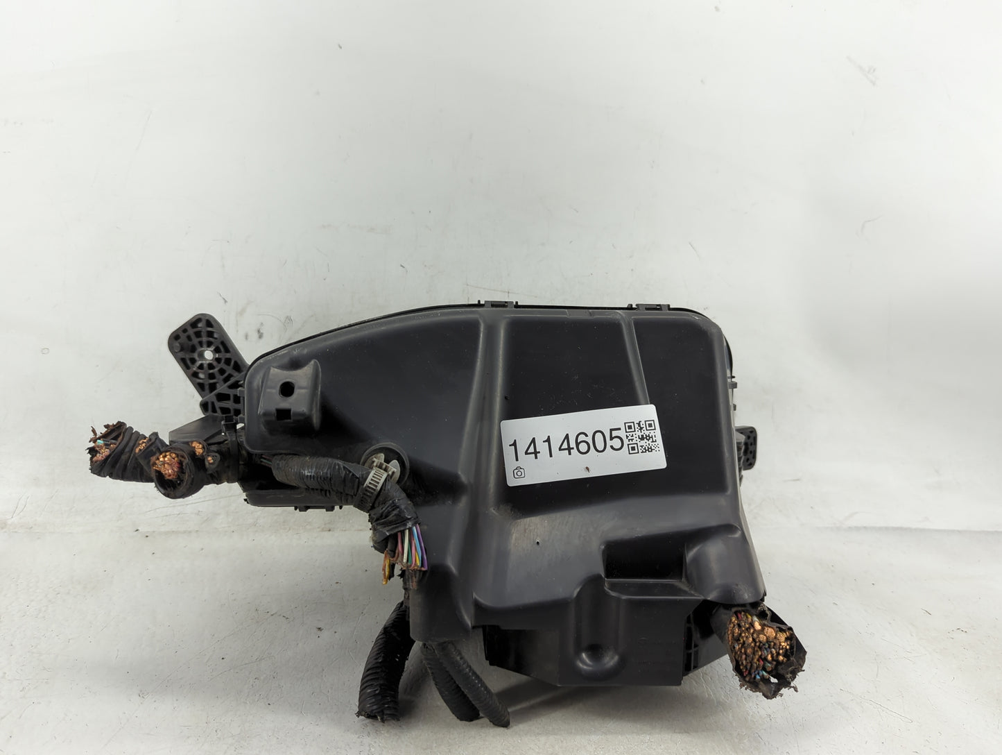 2014-2016 Mazda 3 Fusebox Fuse Box Panel Relay Module P/N:KDY5-675X0 Fits Fits 2014 2015 2016 OEM Used Auto Parts - Oemuseda