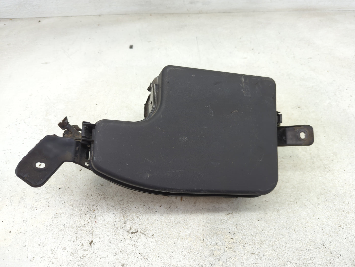 2014-2016 Mazda 3 Fusebox Fuse Box Panel Relay Module P/N:KD45-675X0 BHR1-66761 Fits Fits 2014 2015 2016 OEM Used Auto Parts