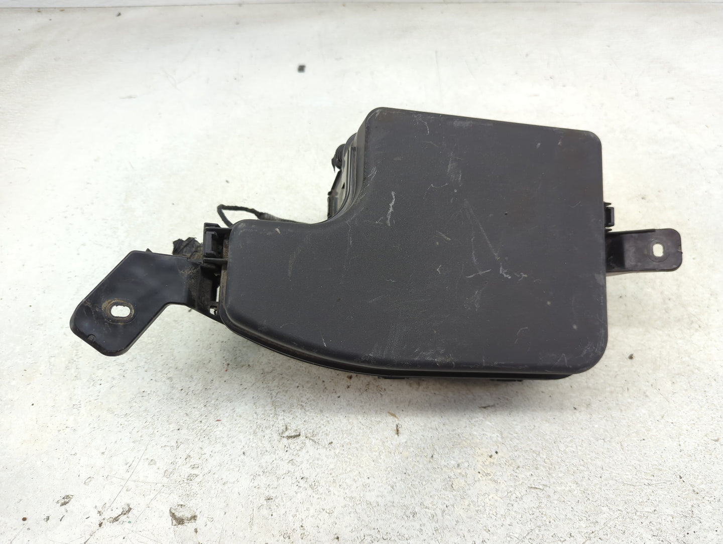 2014-2016 Mazda 3 Fusebox Fuse Box Panel Relay Module P/N:KD45-675X0 Fits Fits 2014 2015 2016 OEM Used Auto Parts - Oemuseda