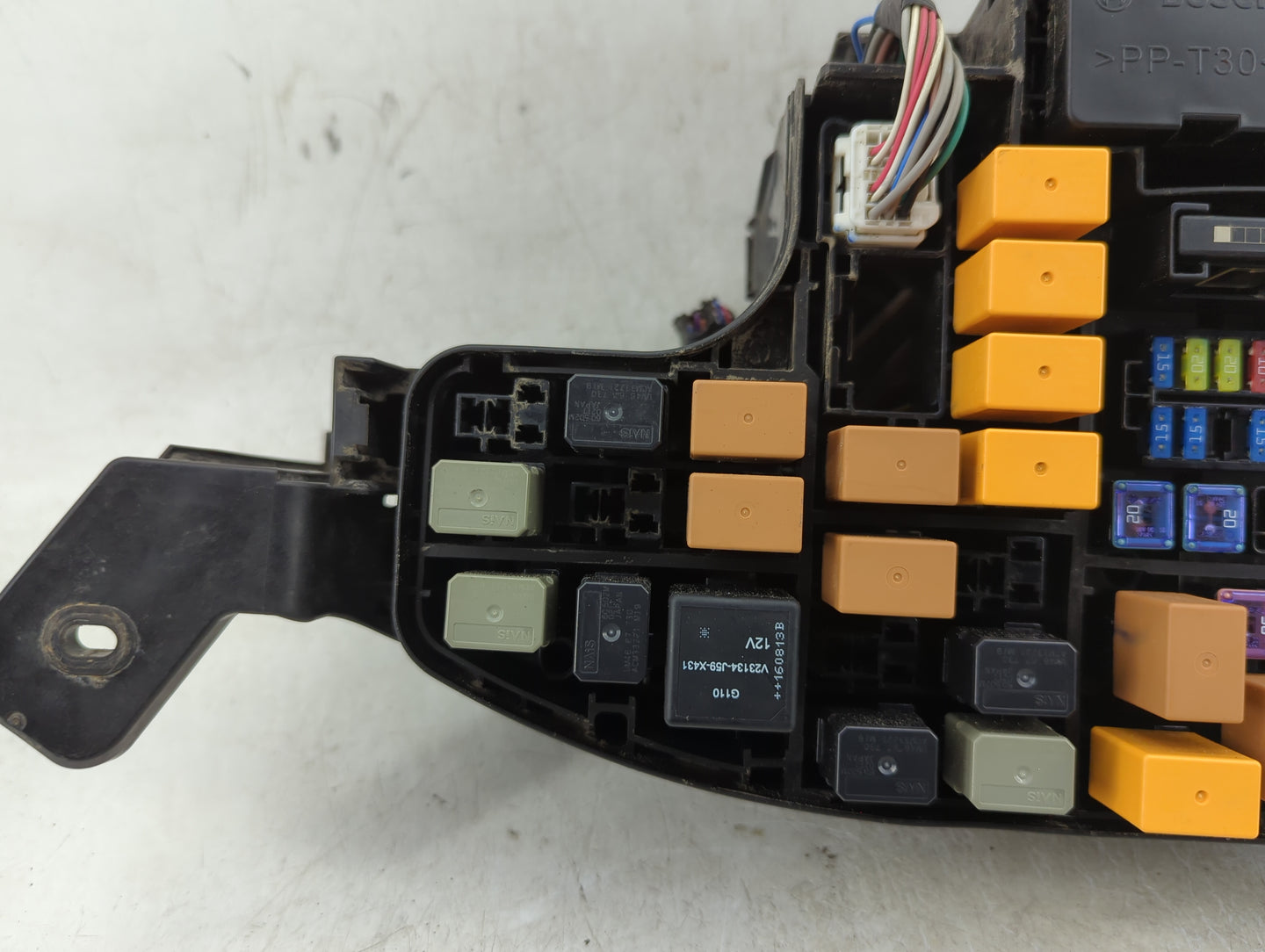 2014-2016 Mazda 3 Fusebox Fuse Box Panel Relay Module P/N:TKY2-675X0 Fits Fits 2014 2015 2016 OEM Used Auto Parts - Oemuseda