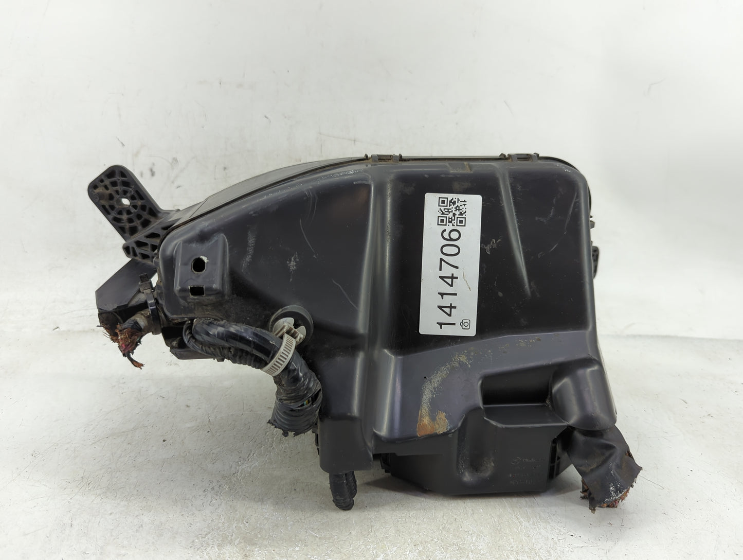 2014-2016 Mazda 3 Fusebox Fuse Box Panel Relay Module P/N:TKY2-675X0 Fits Fits 2014 2015 2016 OEM Used Auto Parts - Oemuseda