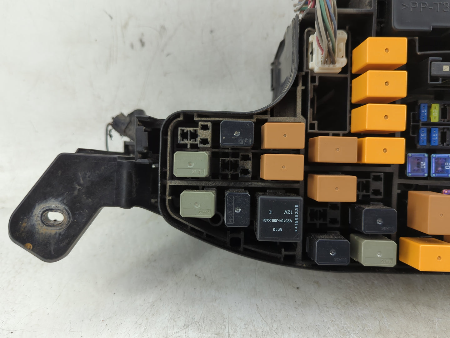 2014-2016 Mazda 3 Fusebox Fuse Box Panel Relay Module P/N:TKY2-675X0 Fits Fits 2014 2015 2016 OEM Used Auto Parts - Oemuseda
