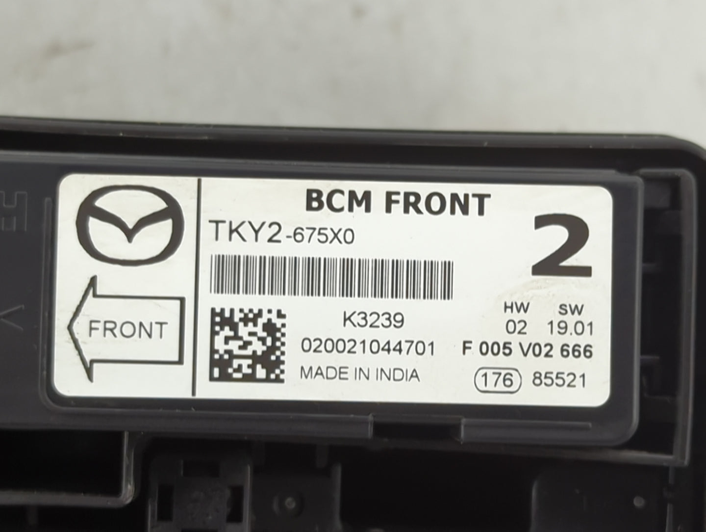 2014-2016 Mazda 3 Fusebox Fuse Box Panel Relay Module P/N:TKY2-675X0 Fits Fits 2014 2015 2016 OEM Used Auto Parts - Oemuseda