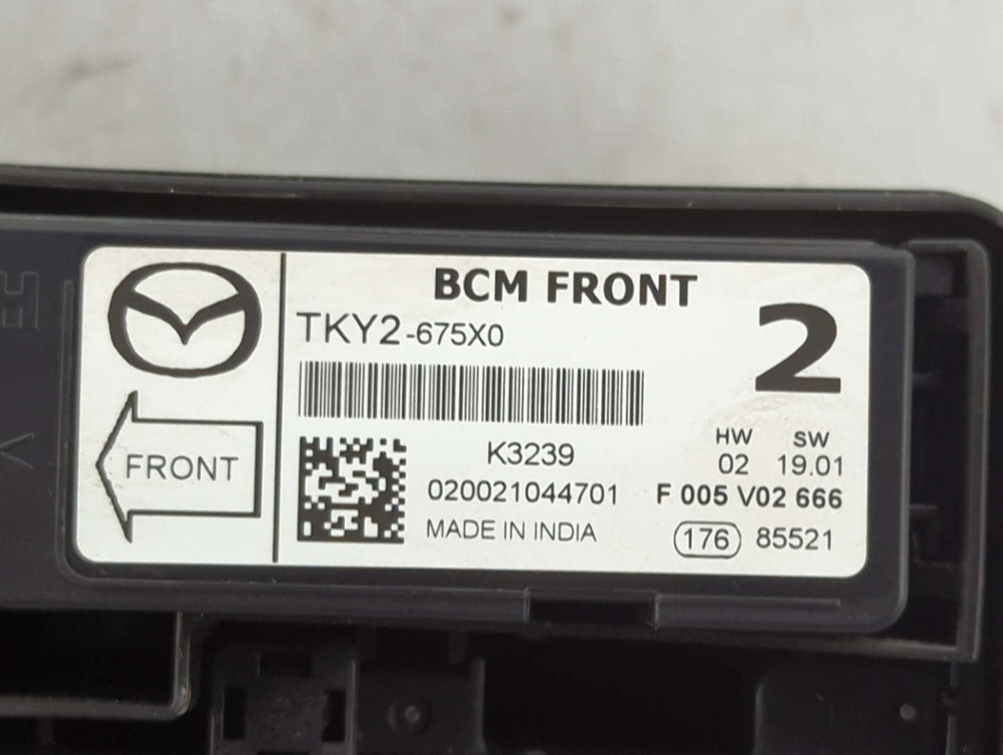 2014-2016 Mazda 3 Fusebox Fuse Box Panel Relay Module P/N:TKY2-675X0 Fits Fits 2014 2015 2016 OEM Used Auto Parts - Oemuseda