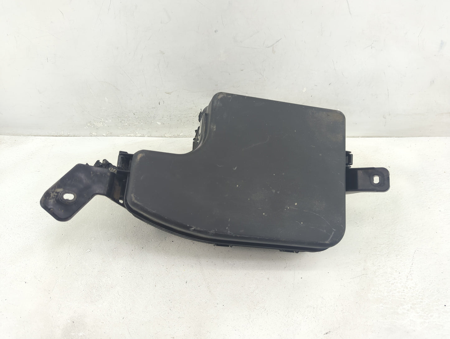 2014-2016 Mazda 3 Fusebox Fuse Box Panel Relay Module P/N:KD45-675X0 Fits Fits 2014 2015 2016 OEM Used Auto Parts - Oemuseda