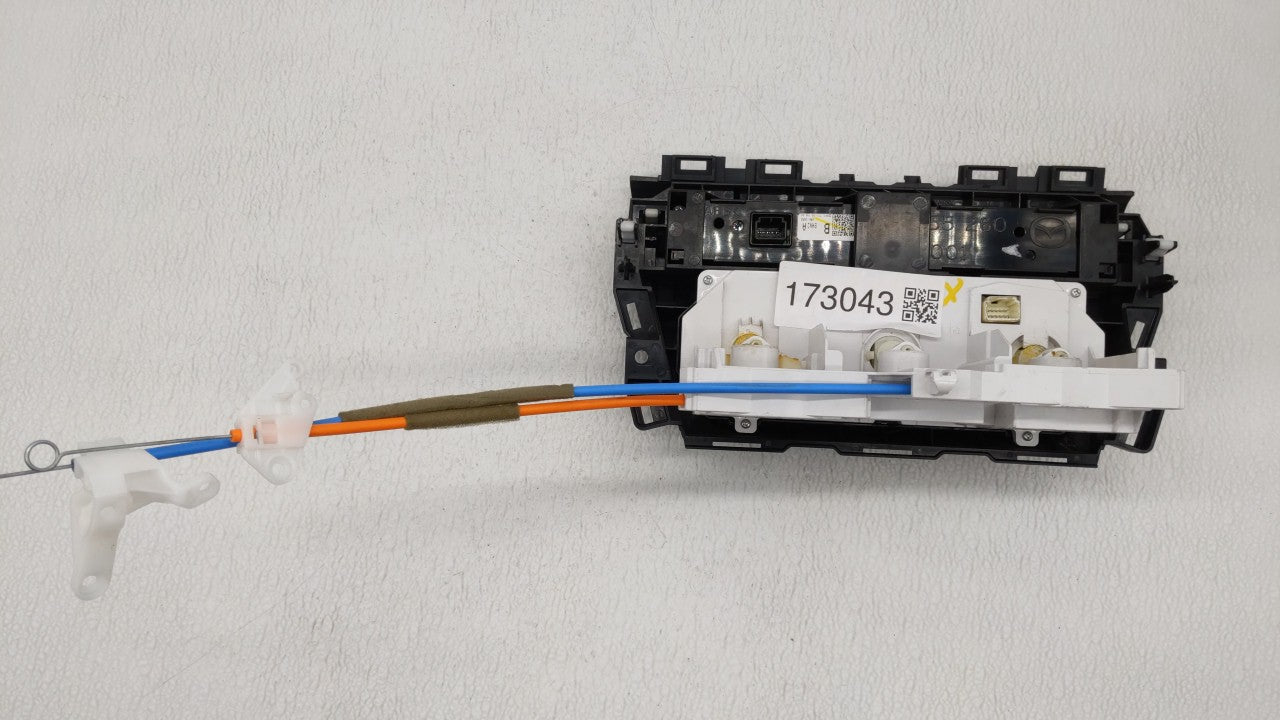 2014-2016 Mazda 3 Climate Control Module Temperature AC/Heater Replacement P/N:BHP3 61 190B BJS8 61 190A Fits Fits 2014 2015