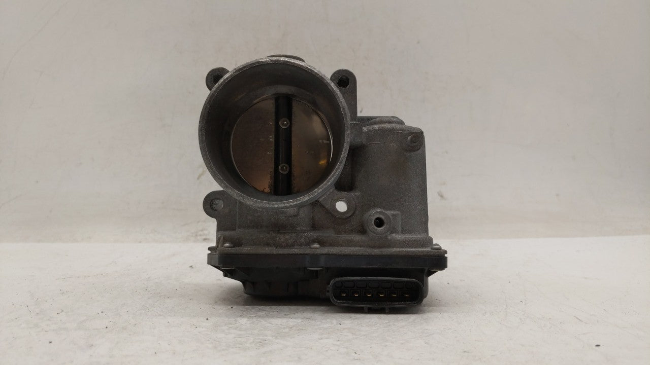 2012-2014 Mazda 3 Throttle Body P/N:PE01 13 640 A PE01 13 640 B, 152009S18, 640 K4238 6R26 Fits Fits 2012 2013 2014 OEM Used