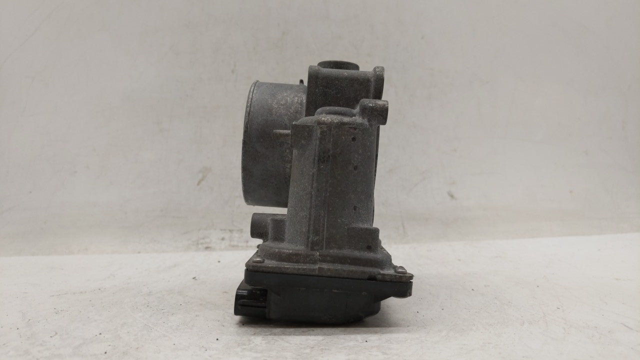2012-2014 Mazda 3 Throttle Body P/N:PE01 13 640 A PE01 13 640 B, 152009S18, 640 K4238 6R26 Fits Fits 2012 2013 2014 OEM Used