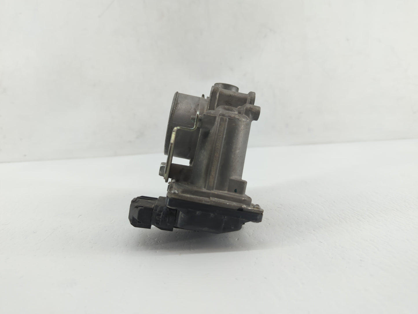 2012-2014 Mazda 3 Throttle Body P/N:13 640 PE01 13 640 A, 640 K4238 4U26, 640 K4238 9T06, PE01 13 640 B Fits Fits 2012 2013 