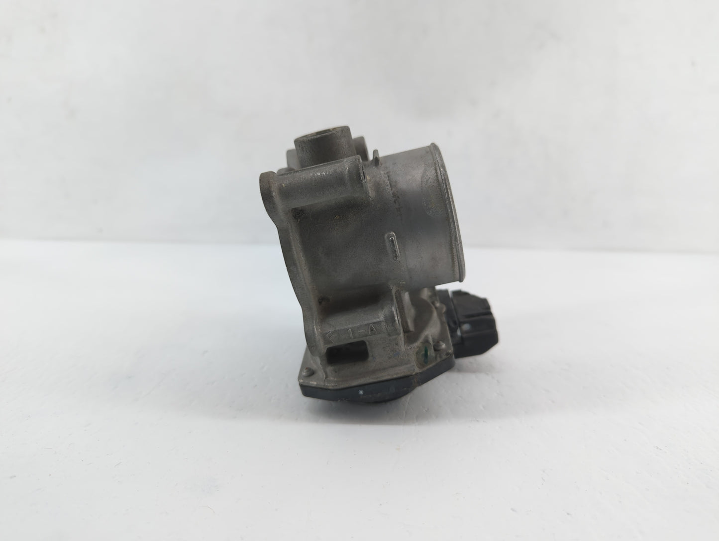 2012-2014 Mazda 3 Throttle Body P/N:13 640 PE01 13 640 A, 640 K4238 4U26, 640 K4238 9T06, PE01 13 640 B Fits Fits 2012 2013 