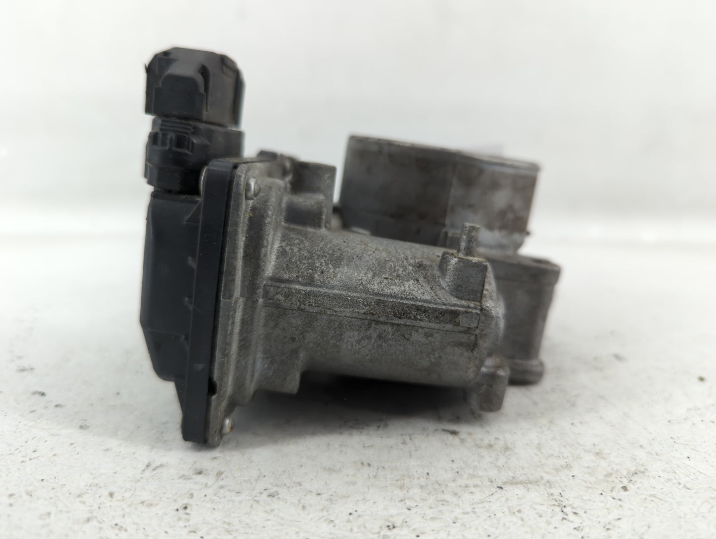 2012-2018 Mazda 3 Throttle Body P/N:152002T09 Fits Fits 2012 2013 2014 2015 2016 2017 2018 OEM Used Auto Parts - Oemusedauto