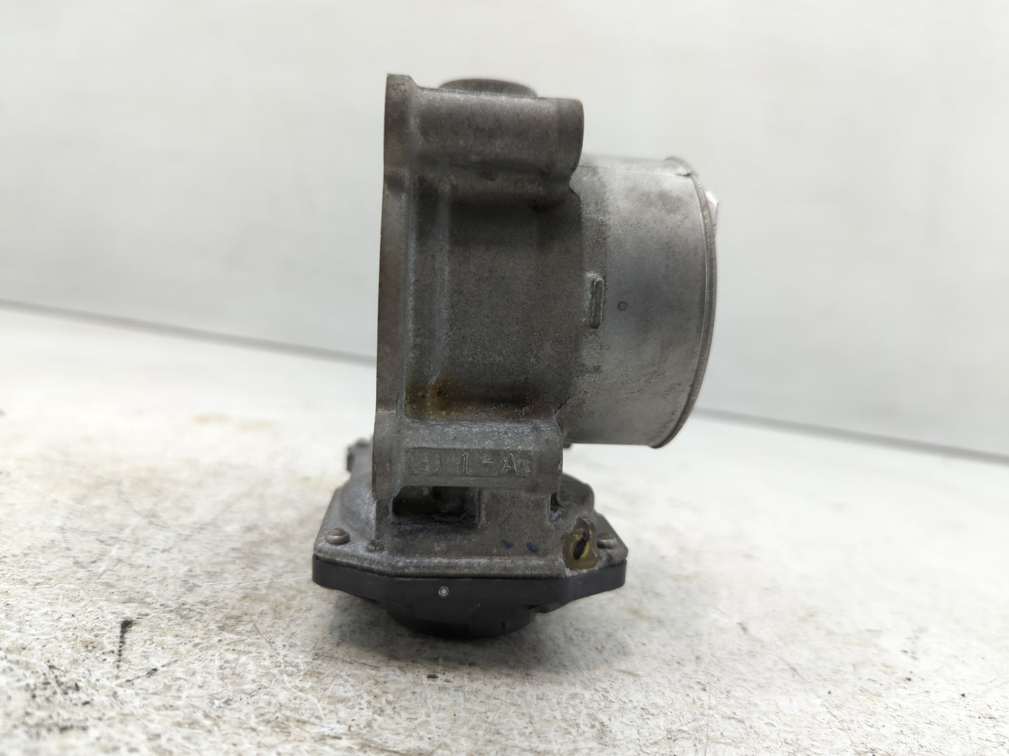 2012-2018 Mazda 3 Throttle Body P/N:163001T06, 152001S08 Fits Fits 2012 2013 2014 2015 2016 2017 2018 OEM Used Auto Parts - 