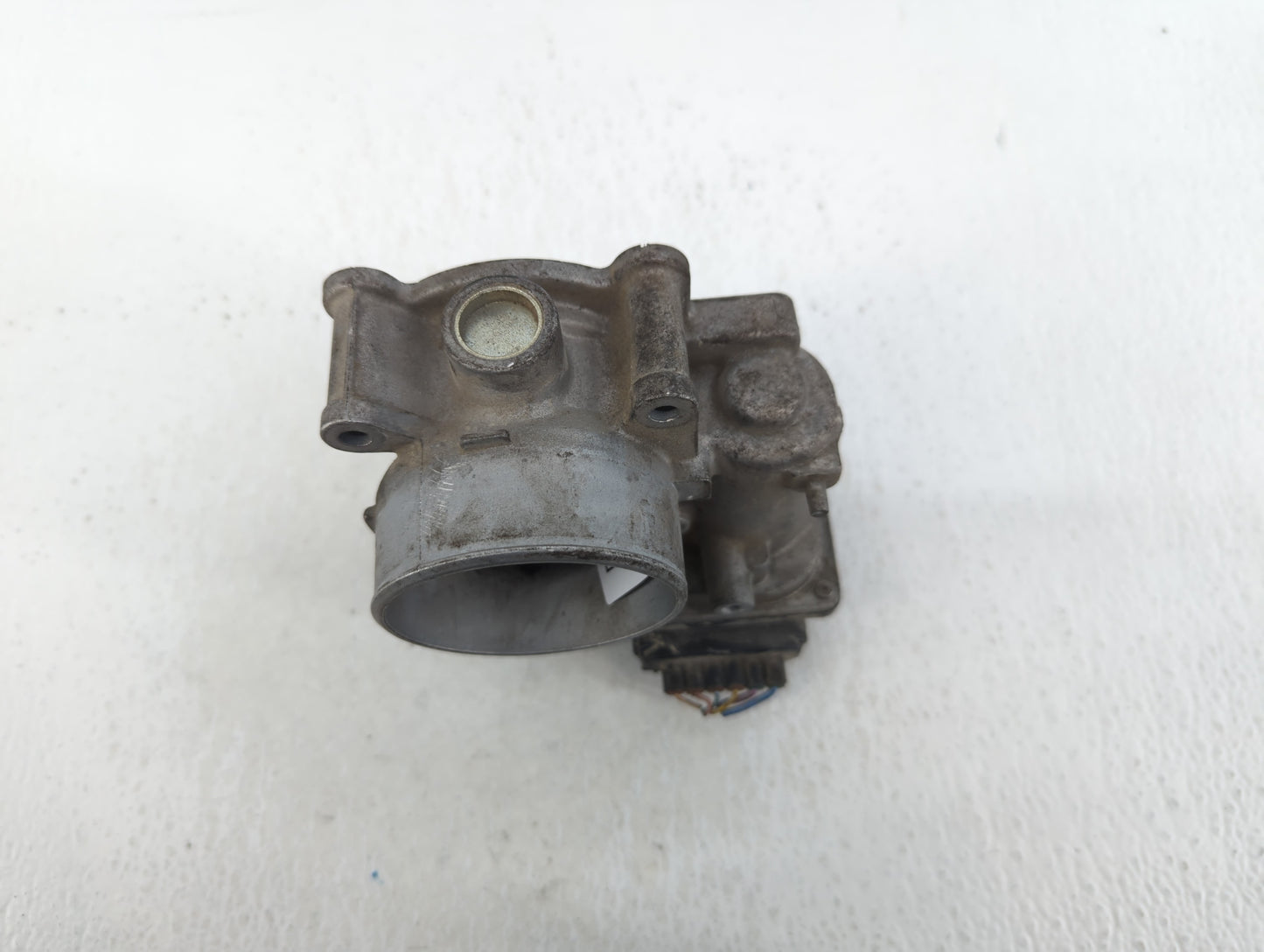 2012-2018 Mazda 3 Throttle Body P/N:PE01 13 640 B Fits Fits 2012 2013 2014 2015 2016 2017 2018 OEM Used Auto Parts - Oemused