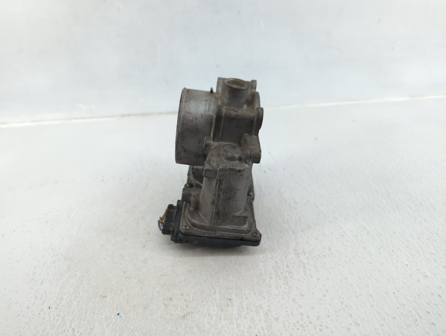 2012-2018 Mazda 3 Throttle Body P/N:PE01 13 640 B Fits Fits 2012 2013 2014 2015 2016 2017 2018 OEM Used Auto Parts - Oemused
