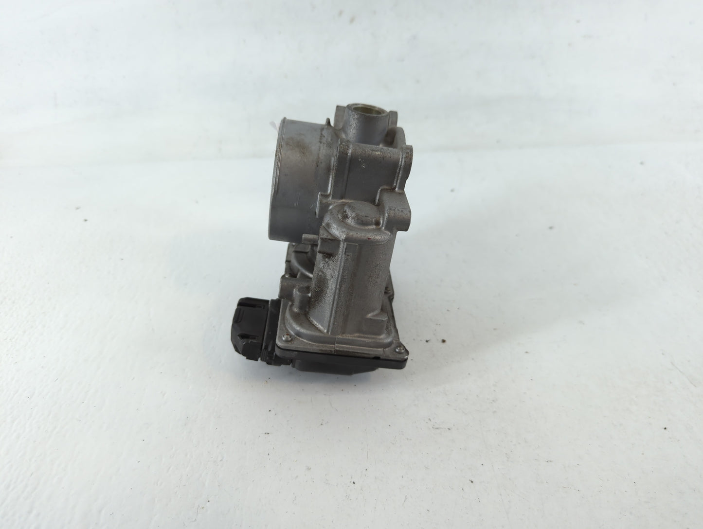 2012-2018 Mazda 3 Throttle Body P/N:C3192 12S03 13 640 B Fits Fits 2012 2013 2014 2015 2016 2017 2018 OEM Used Auto Parts - 