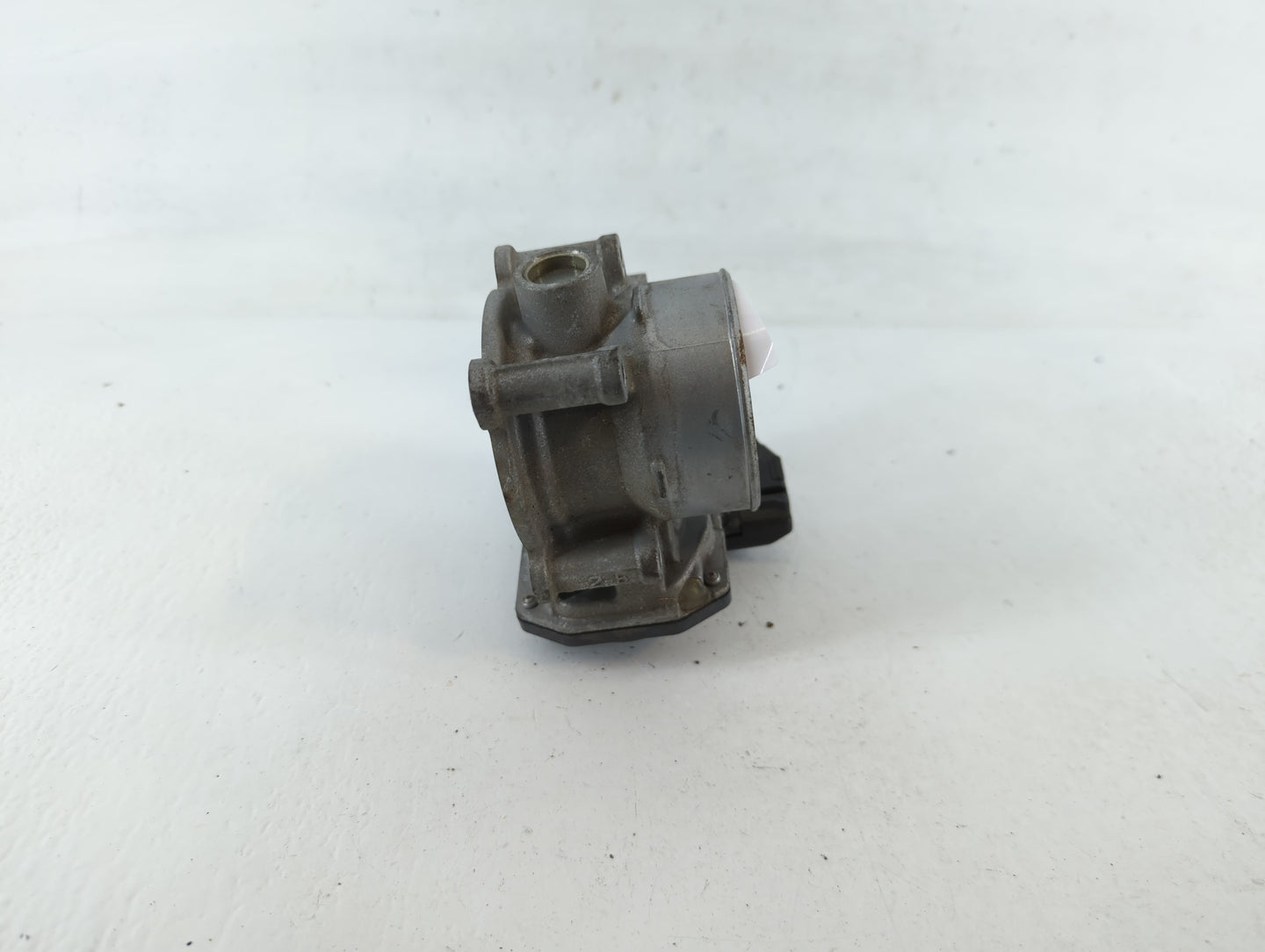 2012-2018 Mazda 3 Throttle Body P/N:C3192 12S03 13 640 B Fits Fits 2012 2013 2014 2015 2016 2017 2018 OEM Used Auto Parts - 