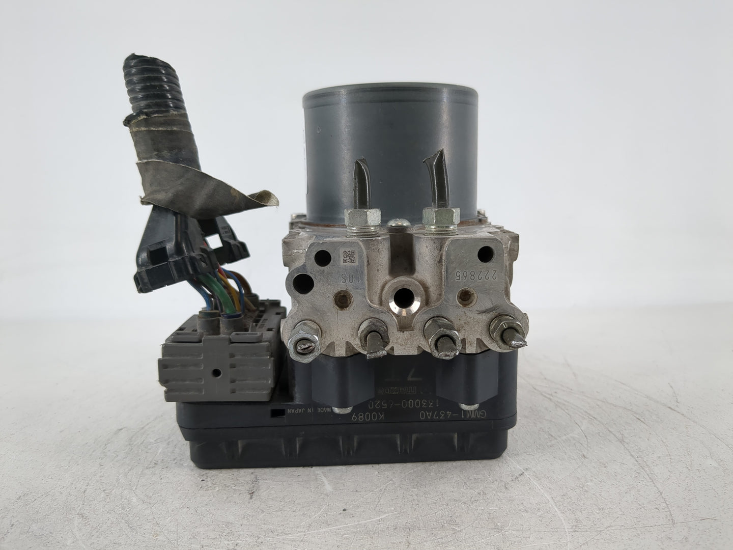 2016 Mazda 6 ABS Pump Control Module Replacement P/N:133000-6520 GMM1-437A0 Fits OEM Used Auto Parts - Oemusedautoparts1.com