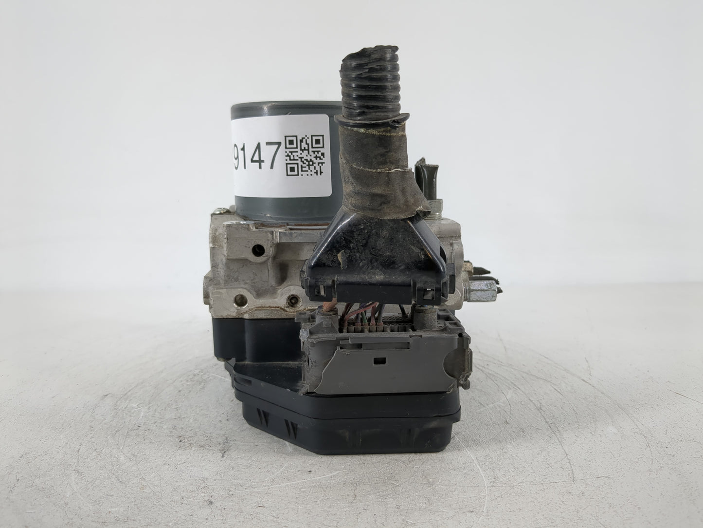 2016 Mazda 6 ABS Pump Control Module Replacement P/N:133000-6520 GMM1-437A0 Fits OEM Used Auto Parts - Oemusedautoparts1.com