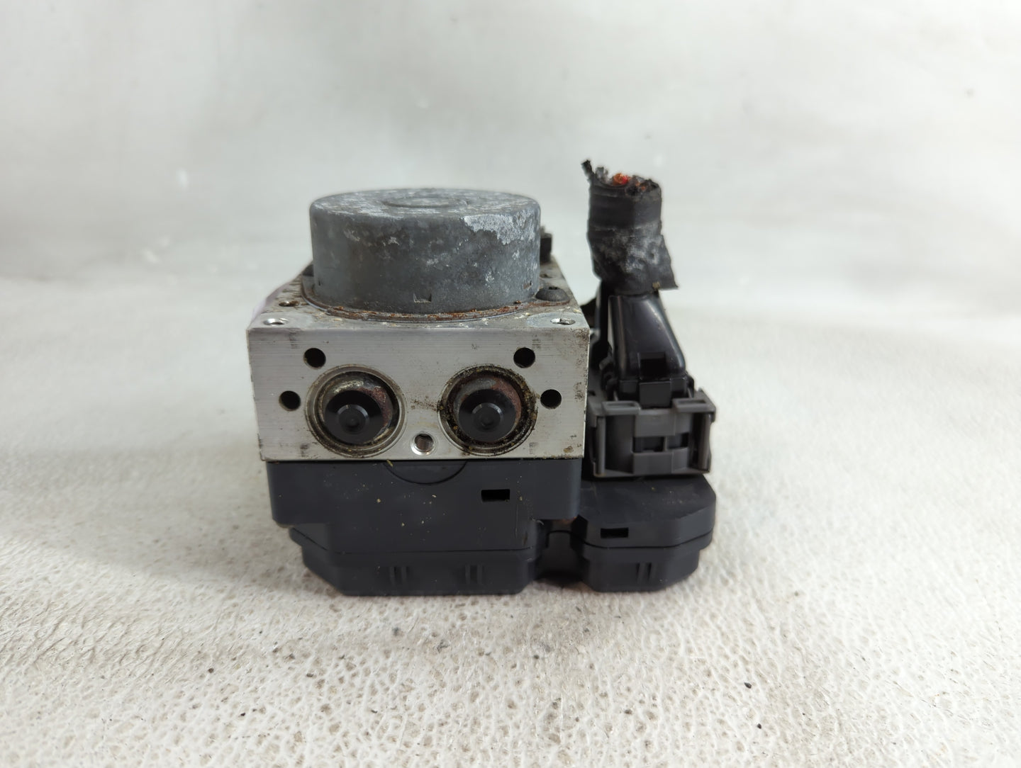 2016 Mazda 6 ABS Pump Control Module Replacement P/N:116040-34582 Fits OEM Used Auto Parts - Oemusedautoparts1.com