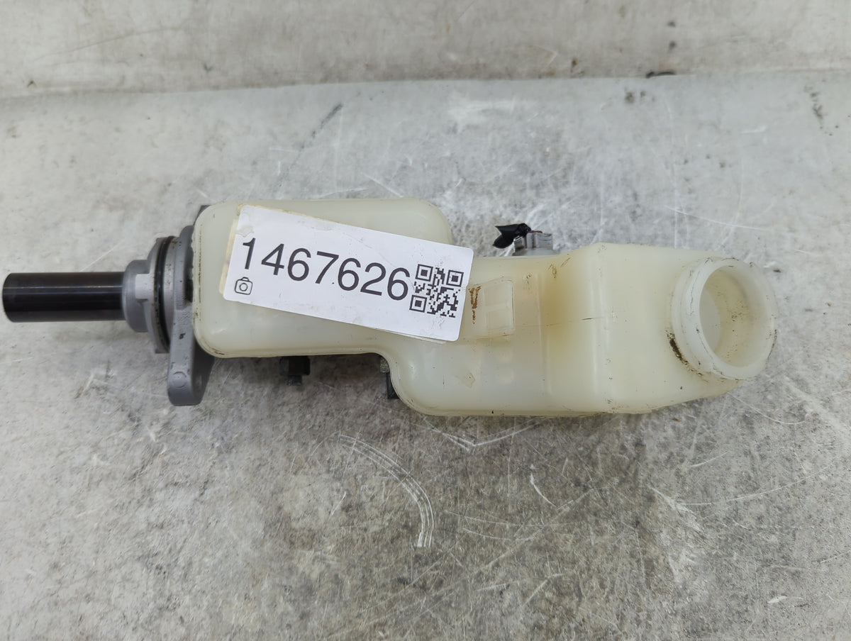 2014-2021 Mazda 6 Brake Master Cylinder 1467626 - Oemusedautoparts1.com