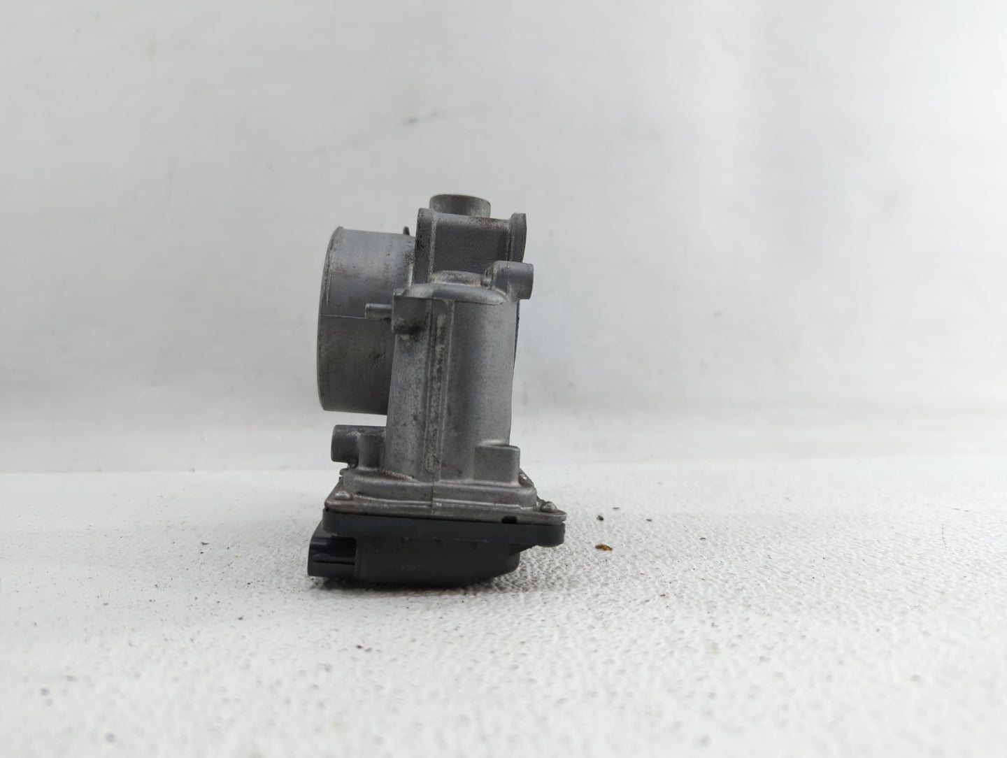 2014 Mazda 6 Throttle Body P/N:PY01 13 640 A Fits OEM Used Auto Parts - Oemusedautoparts1.com