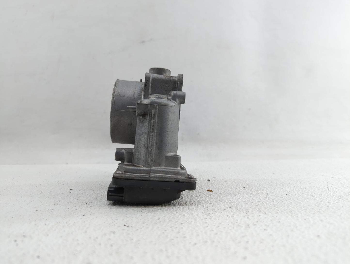 2014 Mazda 6 Throttle Body P/N:PY01 13 640 A Fits OEM Used Auto Parts - Oemusedautoparts1.com