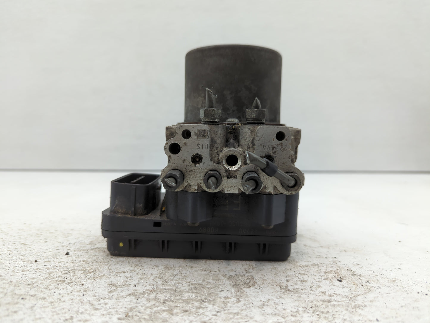 2016 Mazda 6 ABS Pump Control Module Replacement P/N:GMM4-437A0 Fits OEM Used Auto Parts - Oemusedautoparts1.com