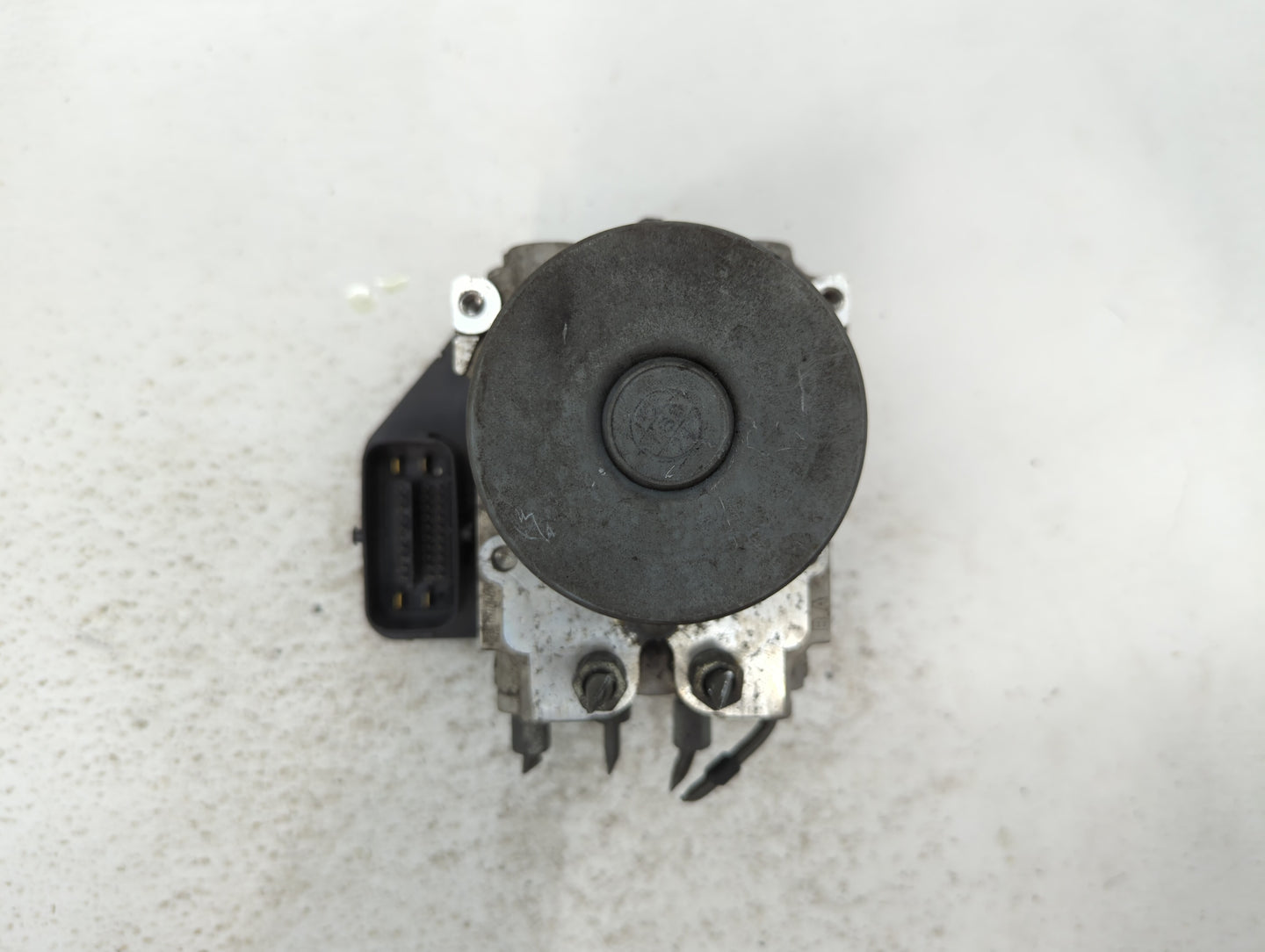 2016 Mazda 6 ABS Pump Control Module Replacement P/N:GMM4-437A0 Fits OEM Used Auto Parts - Oemusedautoparts1.com