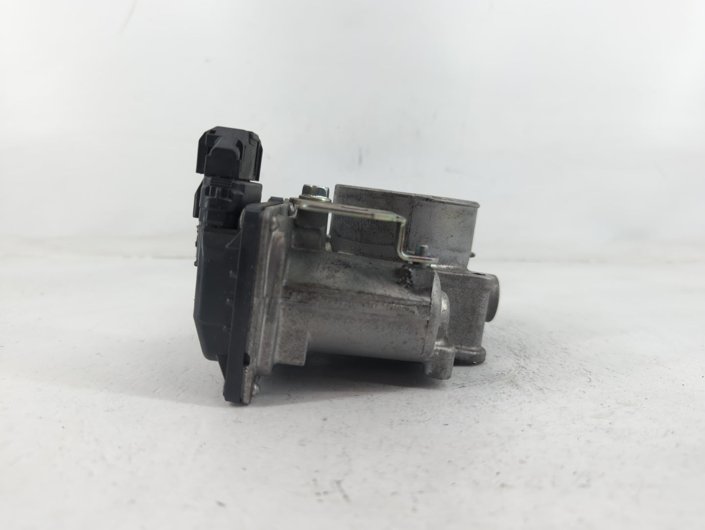 2014-2017 Mazda 6 Throttle Body P/N:PY01 13 640 A C0711 12Q04 Fits Fits 2014 2015 2016 2017 2018 OEM Used Auto Parts - Oemus