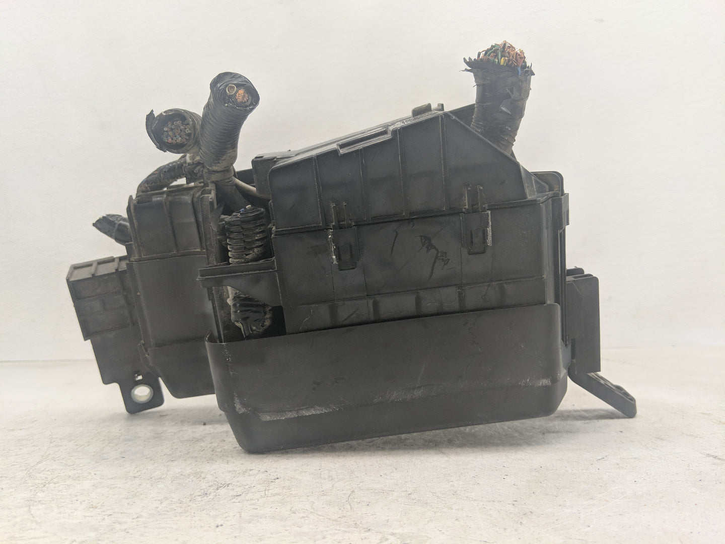 2013-2022 Mazda Cx-5 Fusebox Fuse Box Panel Relay Module P/N:G46C-675X0 A Fits OEM Used Auto Parts - Oemusedautoparts1.com