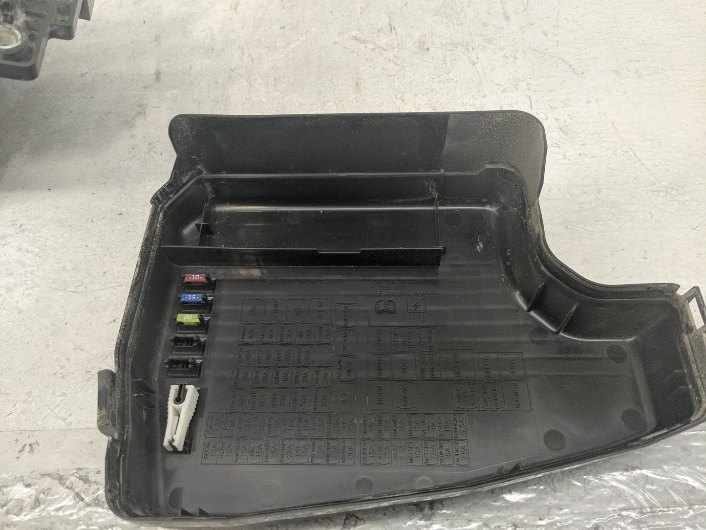 2013-2022 Mazda Cx-5 Fusebox Fuse Box Panel Relay Module P/N:G46C-675X0 A Fits OEM Used Auto Parts - Oemusedautoparts1.com