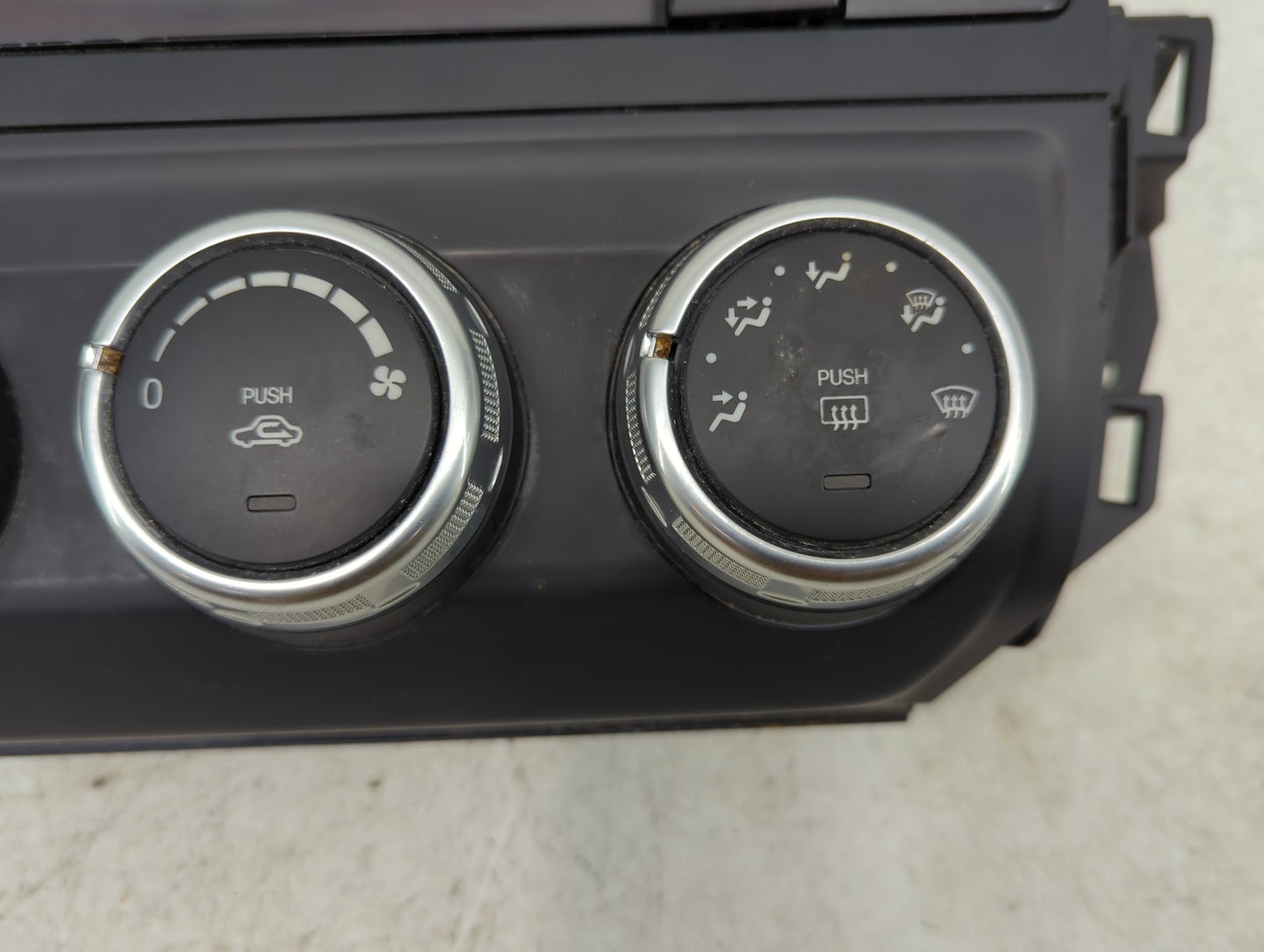 2016 Mazda Cx-5 Climate Control Module Temperature AC/Heater Replacement P/N:KA0G 61 190A Fits OEM Used Auto Parts - Oemused